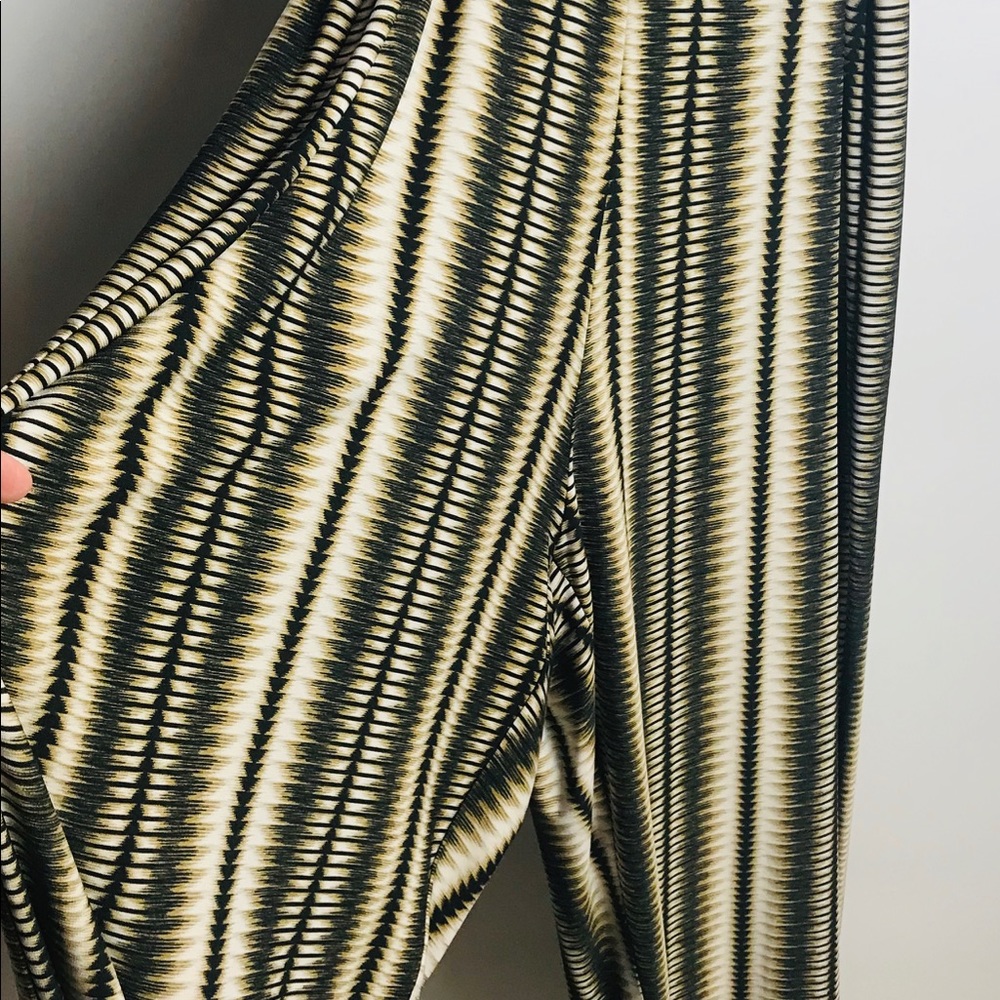 Calvin Klein Jumpsuit In Size14. - Picture 6 of 6